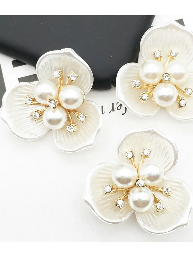 10Pcs/Lot 33mm Alloy Rhinestone Buttons Shell Pearl Flower Heart Jewelry Accessories Bride Bouquet Flower diy Bag Hair Material