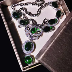 Luxury Silver Color Simulated Emerald Necklace Female Green Stone High Carbon Drill Necklaces Neck Chain Beautiful Party Jewelry