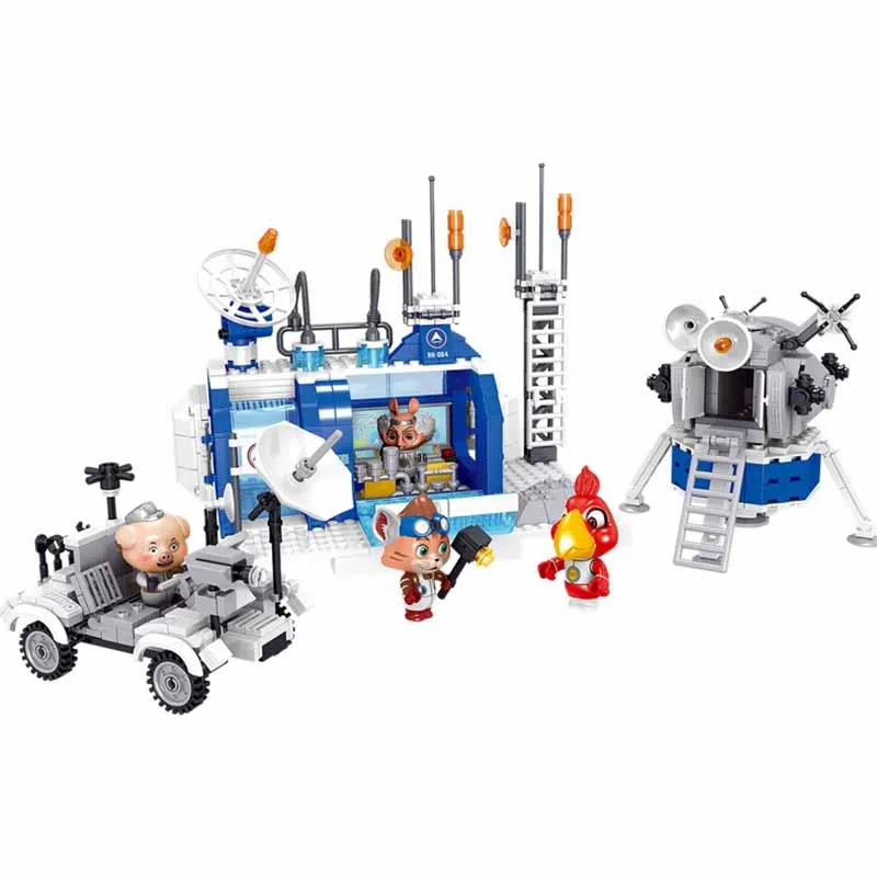 694Pcs Aerospace Lunar Exploration Center Space Shuttle Building Blocks Spaceman Astronaut Pig Cat Figures Bricks Toys Children