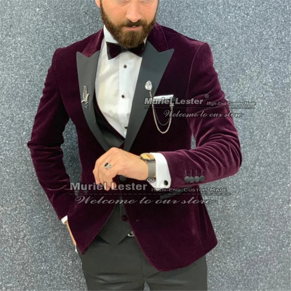 

Handsomen Men Suits For Wedding Purple Velvet With Black Peaked Lapel Blazer+Double Breated Vest+Pansts 3 Pieces Costume Homme