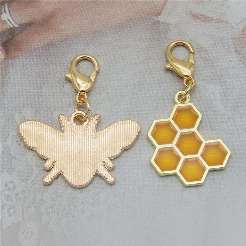 4PCS Bees Charms Honeycomb DIY Keychain Pendant Earring Jewelry Enamel Dangle Necklace Pendant With Lobster Clasp Alloy New