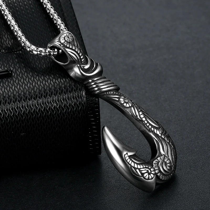 Retro Viking Fish Hook Shape Pendant Necklace Men\'s Necklace Metal Sliding Vintage Fish Hook Necklace Pendant Accessory Jewelry