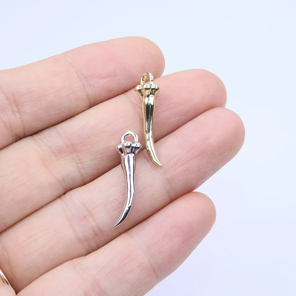 Eruifa 20 قطعة 20 مللي متر شعبية طويلة الفلفل سبائك الزنك مجوهرات Charms بها بنفسك Charms قلادة النساء فتاة قلادة ، القرط سوار 2 ألوان