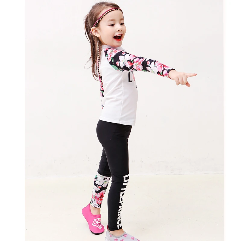 Children\'s swimwear girls split middle-aged students\' long-sleeved pants sunscreen quick-drying children\'s baby swimwear
