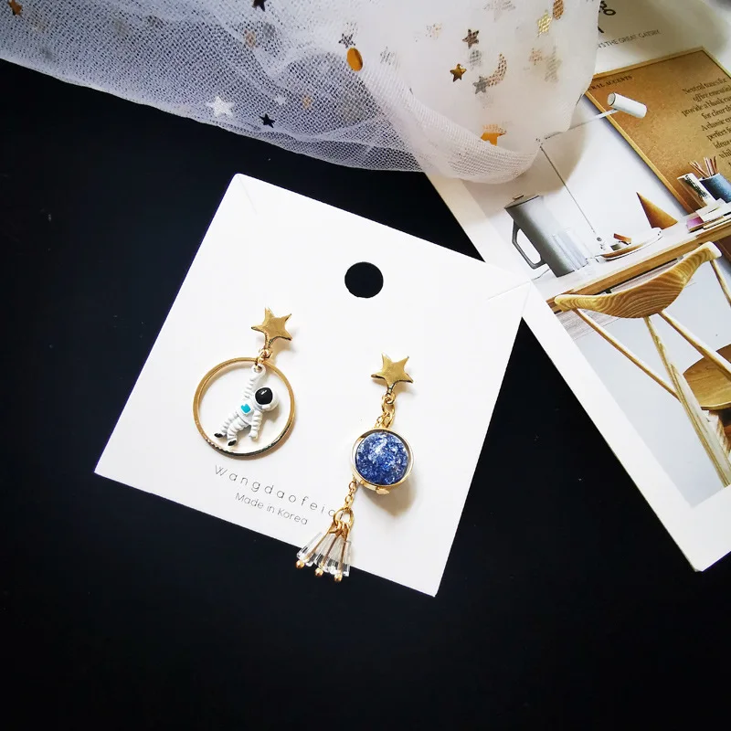 Pendientes de gota con borlas para mujer y niña, aretes con diseño creativo de universo, Planeta, Estrella, astronauta, círculo hueco, joyería colgante de cristal