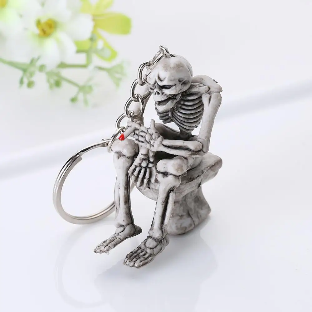 Skull Skeleton In Toilet Purse Bag Rubber Keychain Figure Keyring Key Chain Man Gift Car Bag Pendant Luxury Accessory 2024