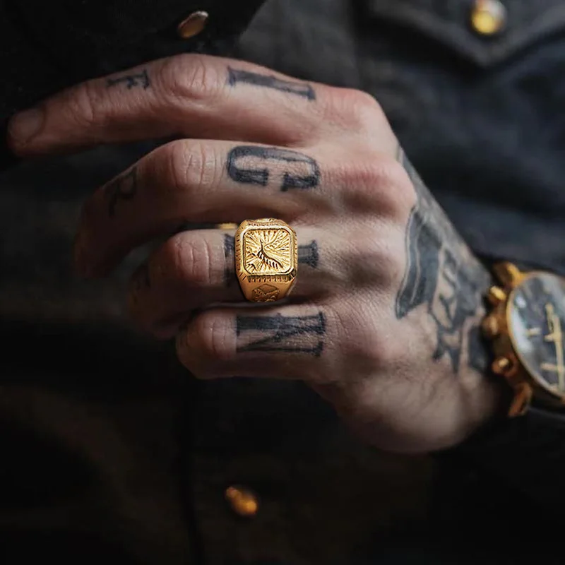 Anillo de sello de águila calva para hombres, anillos de pájaro chapados en oro con sello de pájaro, joyería de banda de halcón de acero inoxidable