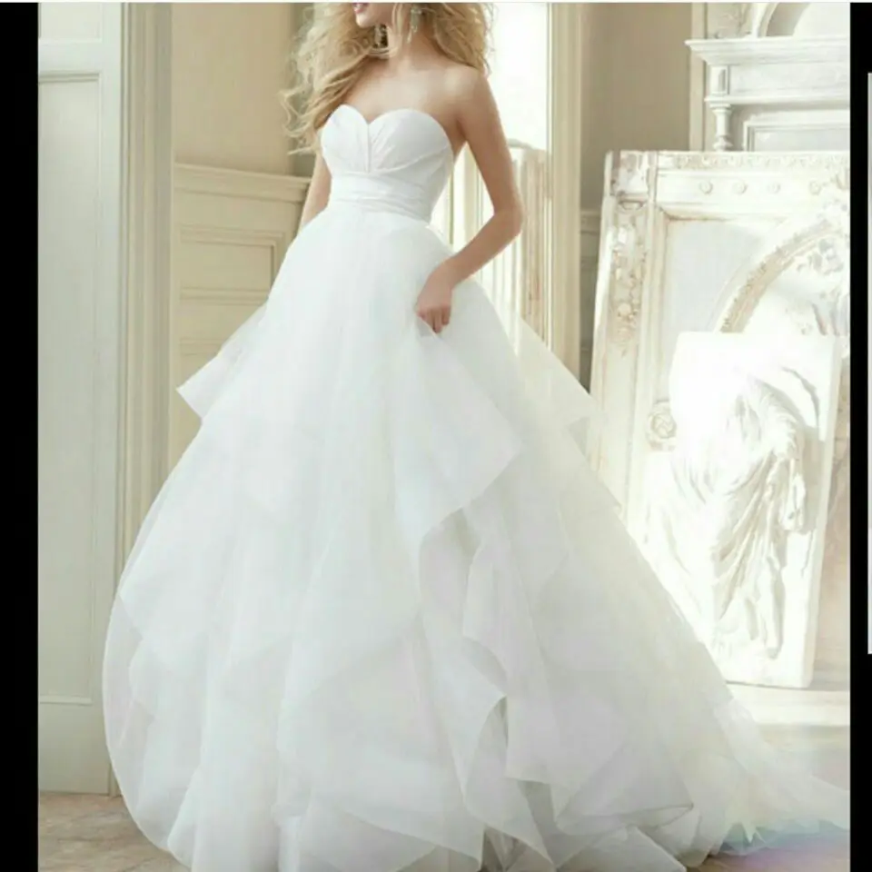 

2025 new custom made ball gown white drop shipping A-line Wedding dresses Strapless Tiered Tulle Pleats sweep Train Bridal Gowns