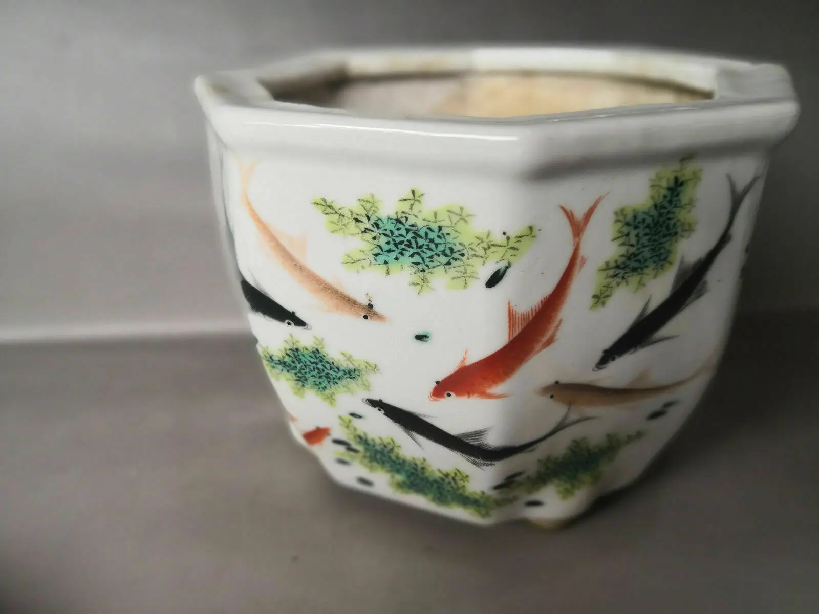 Chinese Old Porcelain Flower Pot Decorated with Colored Drawings Antique Decorative Planter