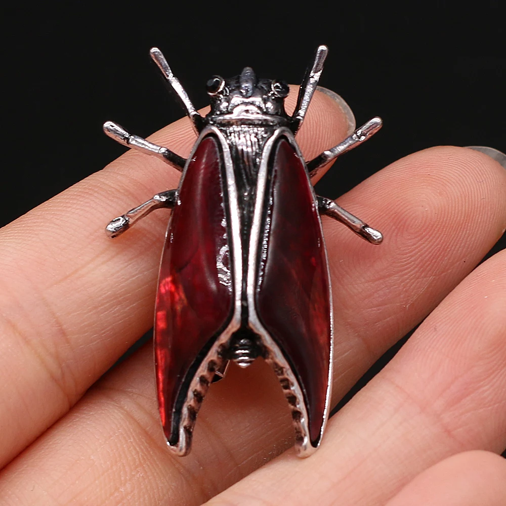 Selling Natural Alloy Shell Personalized Animal Insect-shaped Brooch for Decorating Clothes Girlfriends Men and Women Gifts