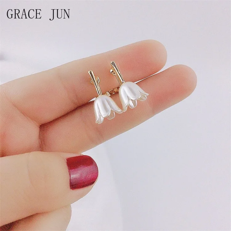 GRACE JUN Flower Shape Clip on Earrings No Pierced for Women Girl Party Wedding Cute Gold Color Cuff Earrings Fashion Jewelry