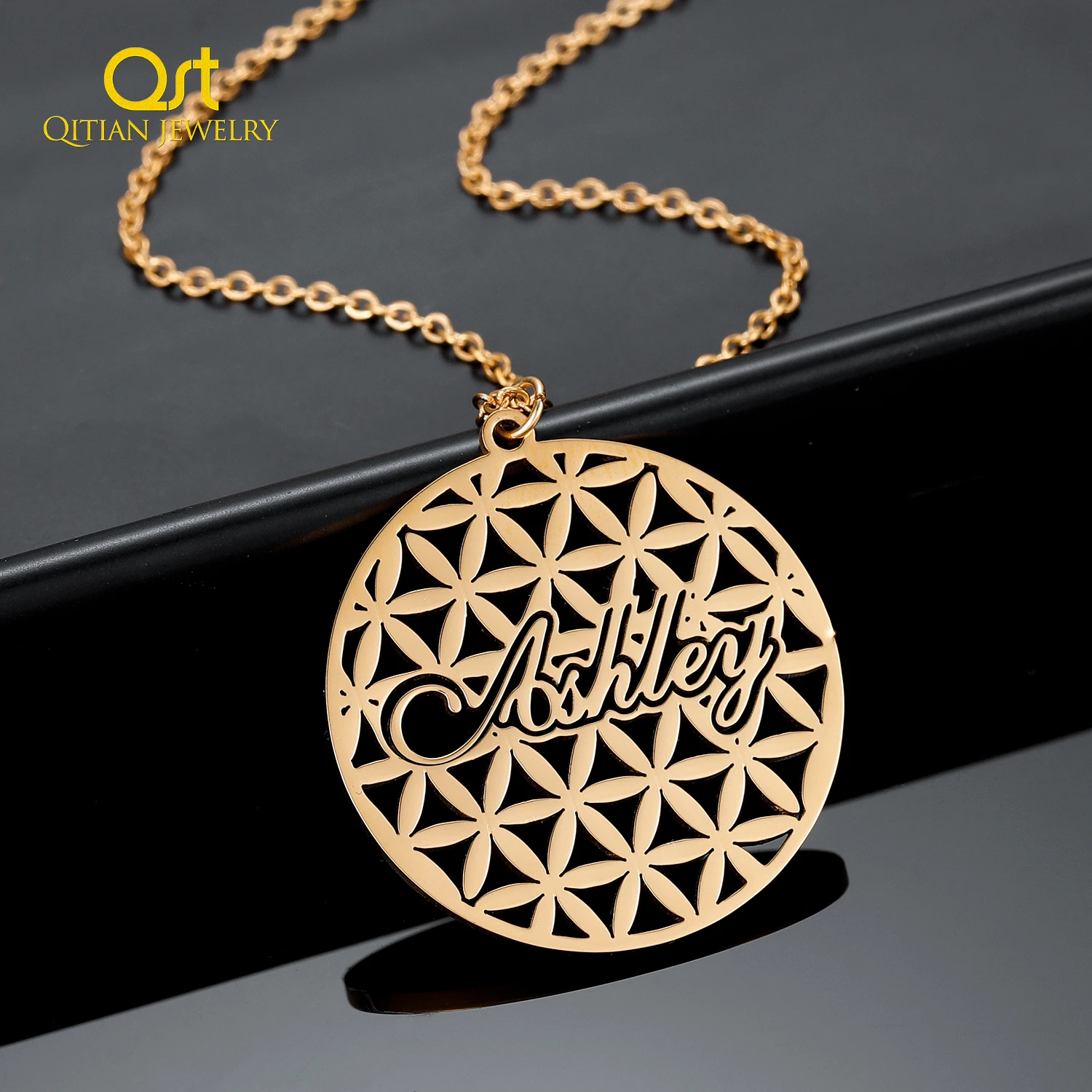 

Personalized Hollow Name Necklace With Round Shape Customized Stainless Steel Jewelry Gold Pendent Letter Nameplate For Women