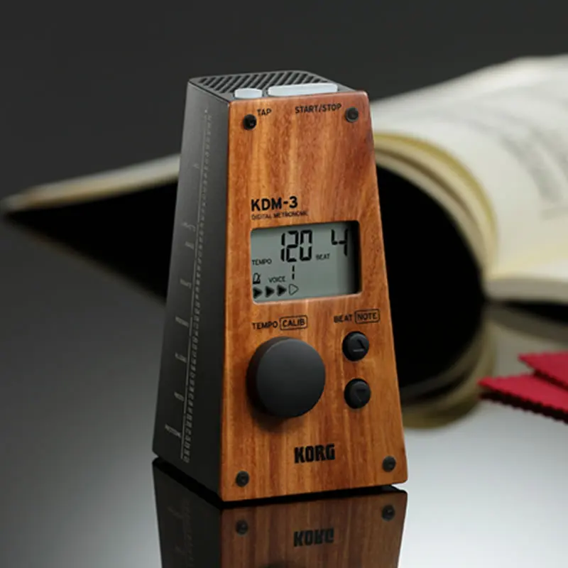 ميترو놈 إلكتروني KORG KDM-3: تقييم شامل لأداء دقيق لجميع العزّافين