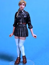 1:35 Resin kit   Second World War Tank Soldier Female