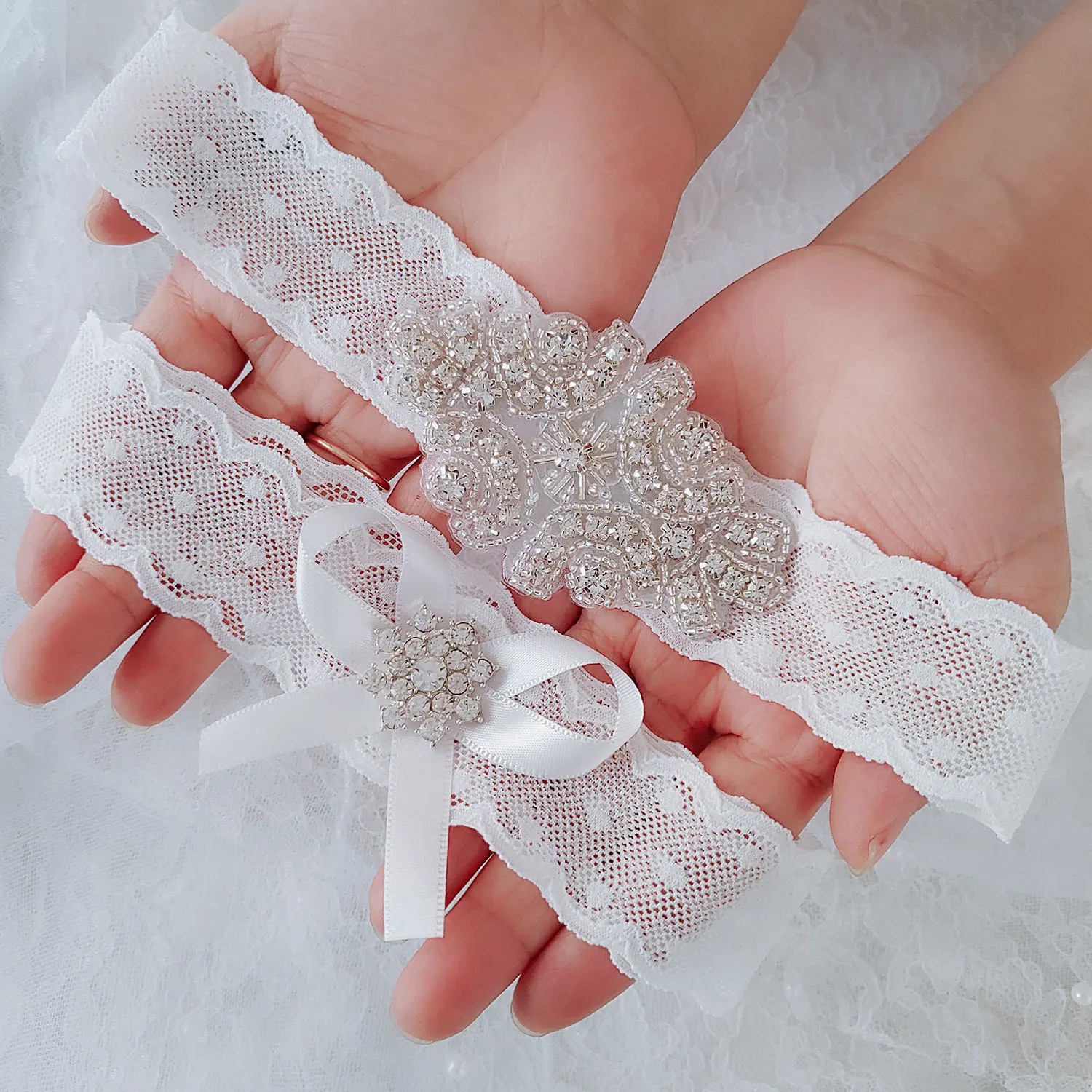 White Women Crystals Sequins Wedding Garters Sexy  Lace Garters for Women/Bride Thigh Ring Bridal Leg Garter Bride Accessories