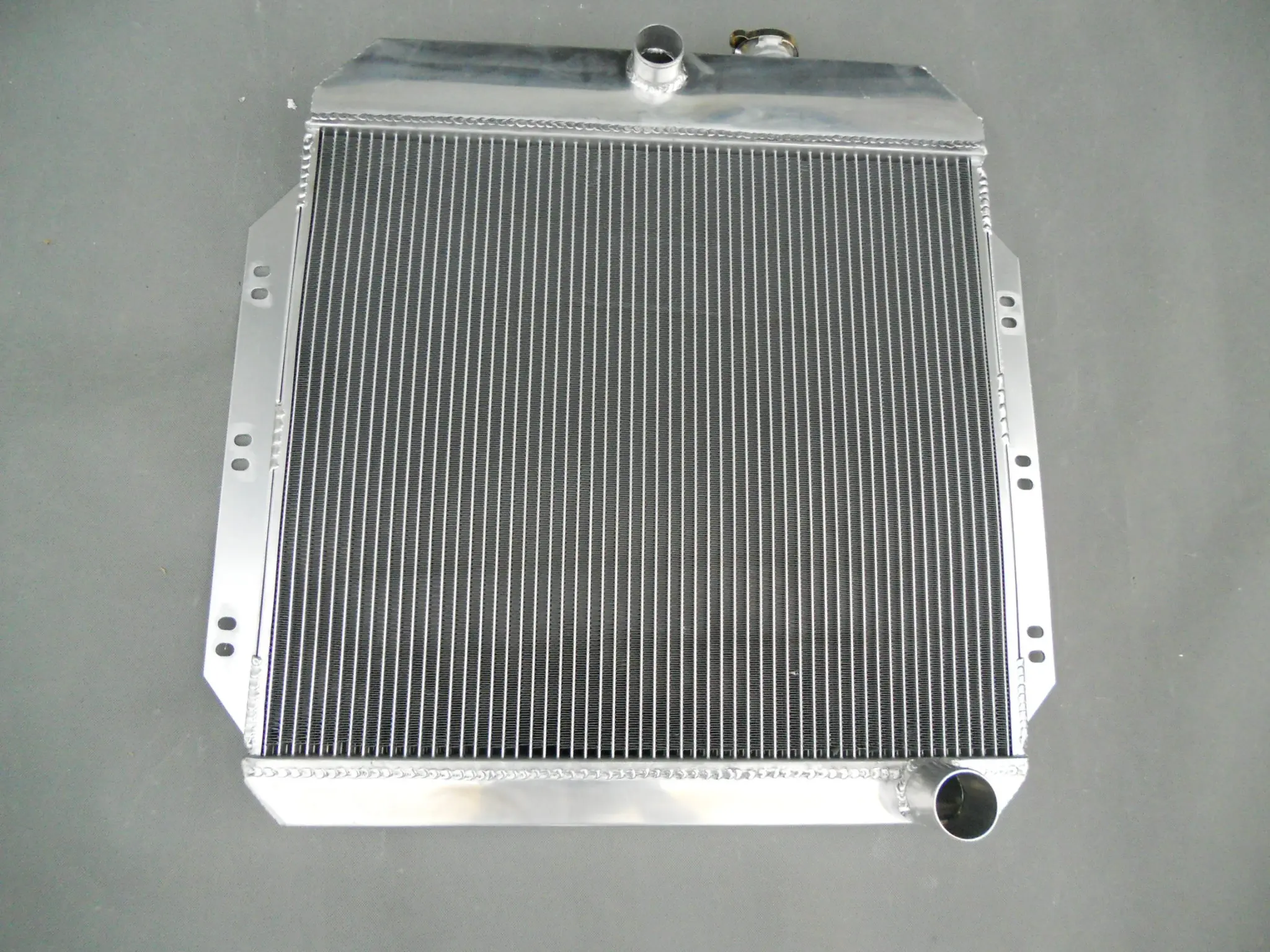 For 2 Row Chevy / GM Truck PICKUP 1960 1961 1962 Aluminum Racing Radiator Manual