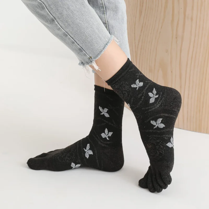 Gute Qualität Kaninchen Haar Frauen Kurze Socken Mit Zehen Blumen Harajuku Fünf Finger Socken Weben Mode Solide Neuheit Heißer Verkauf