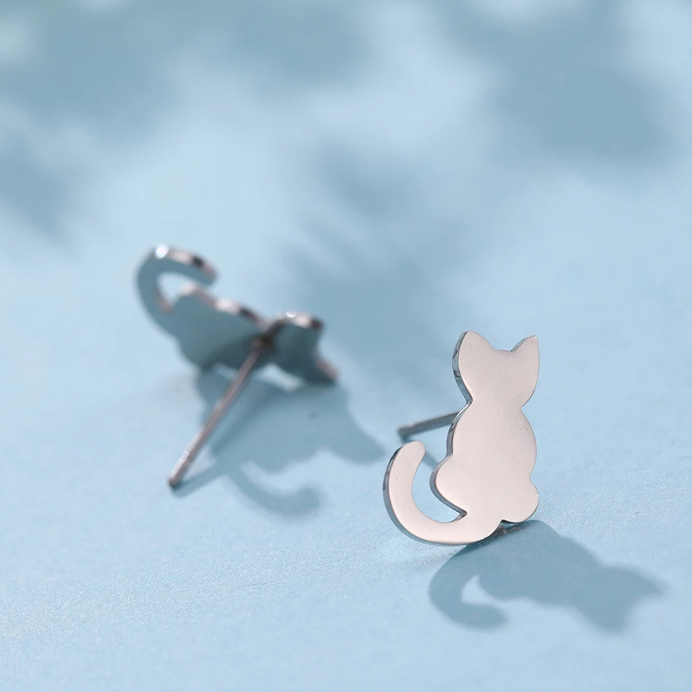 Cazador Cute Cat and Fish Bone Stud Earring Women Girl Small Piercing Earrings Stainless Steel Jewelry Mother Gift 2024 Trend