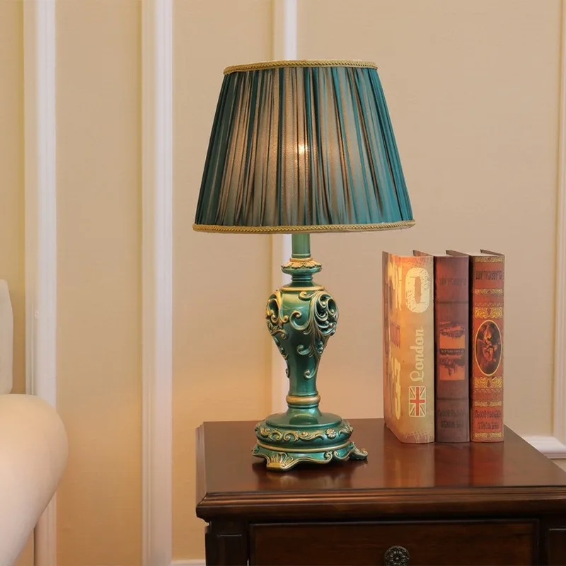

Light luxury American study table lamp handmade gold retro European style living room bedroom bedside large table lamp LB100905