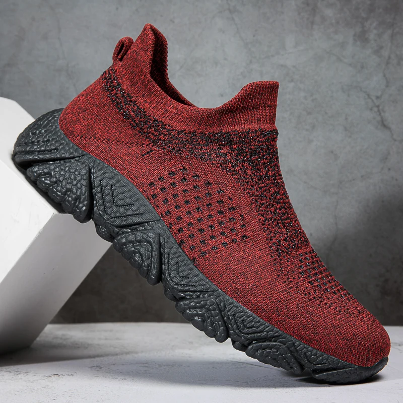 Fashion Red Breathable Slip On Sneakers Men Espadrilles Ultralight Non Slip Comfort Men Socks Shoes Knitting Mesh Socks Sneakers