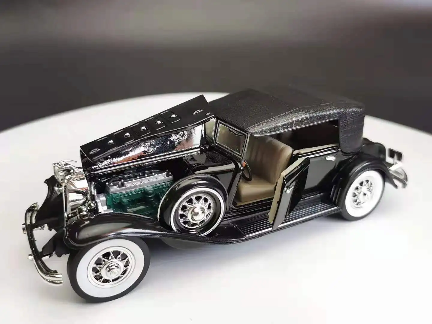 1:32 Scale American Luxury Cars 1932 CHRYSLER LEBARON Classic Car Model Metal Die-Cast Simulation Toy Vehicle Collection Gift