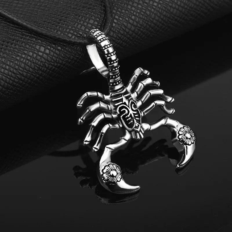 Collar Retro Punk para hombre, cuerda de rey escorpión, clavícula, cadena larga, colgantes, collar para regalos de hombre, joyería de Color dorado/plateado