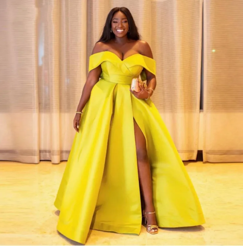 

2022 Lemo Yellow Satin Long Prom Dresses Off Shoulder Slit Simple Evening Gowns Plus Size Arabic Dubai Vestidos Robe De Soiree