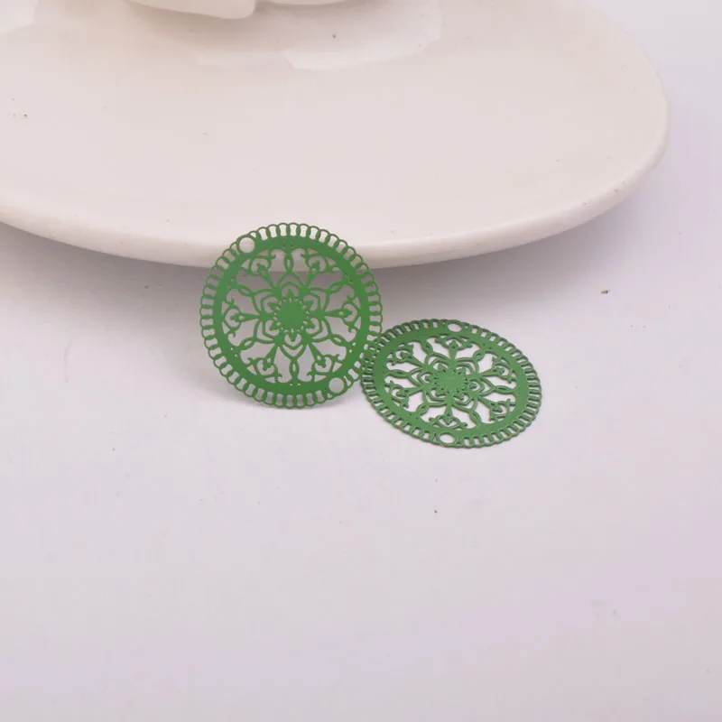 50 Stück AB4293 23mm Lasergeschnittene Runde Anhänger aus Messing mit Doppelloch und Filigran-Design für Ohrringe – Detail 5