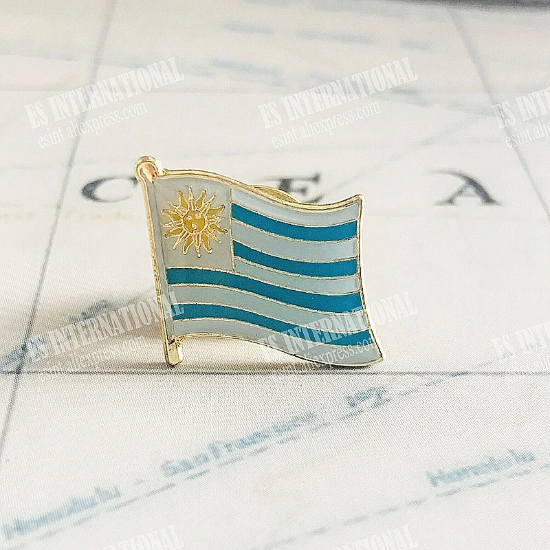 

Uruguay National Flag Lapel Pins Crystal Epoxy Metal Enamel Badge Paint Brooch Souvenir Suit Personality Commemorative Gifts