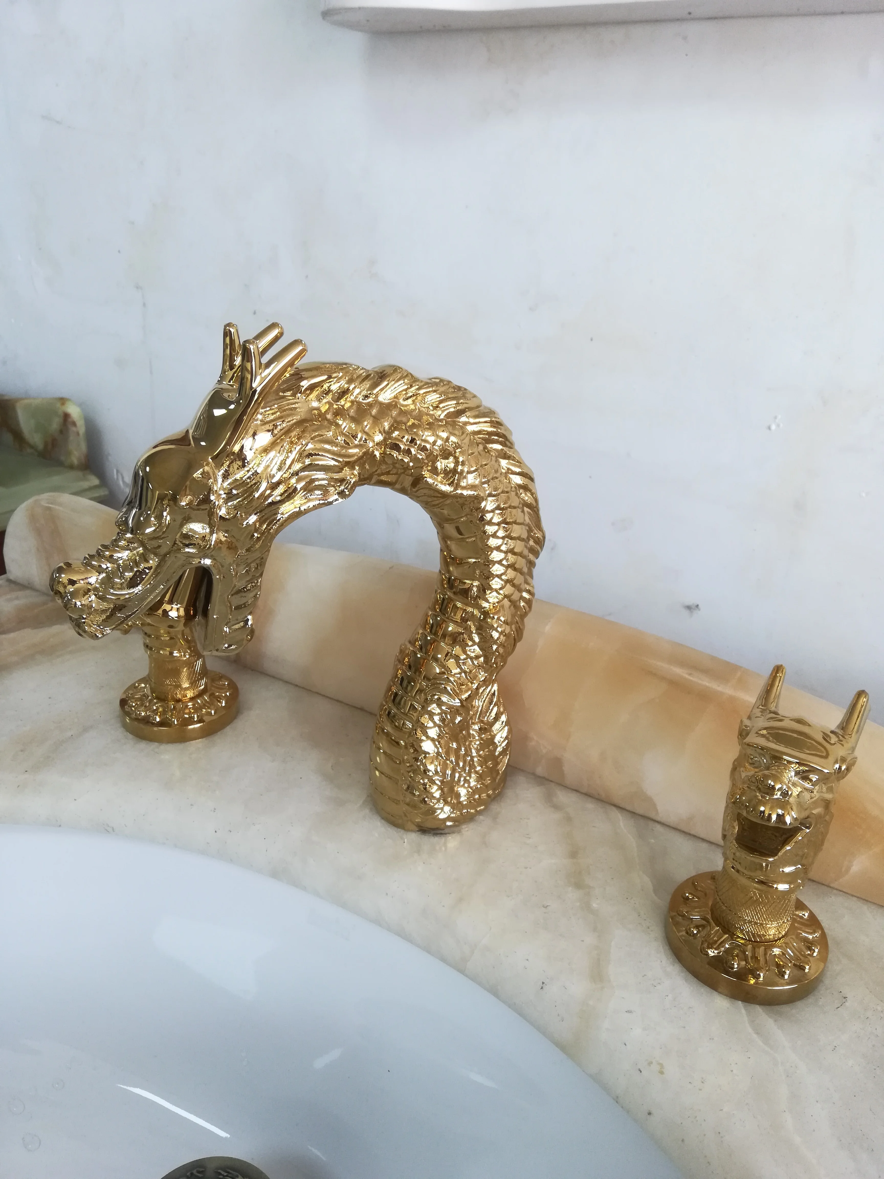 24k GOLD PVD  Luxury WIDESPREAD LAVATORY BATHROOM SINK DRAGON FAUCET mixer tap double dragon handles deck mounted unique tap