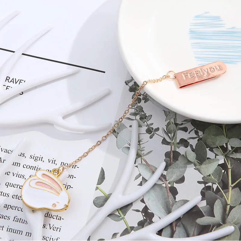 Metal Bookmarks White Rabbit Creative Classical exquisite Mini Metal Art Pattern Bookmark Page Folder Office School Supplies