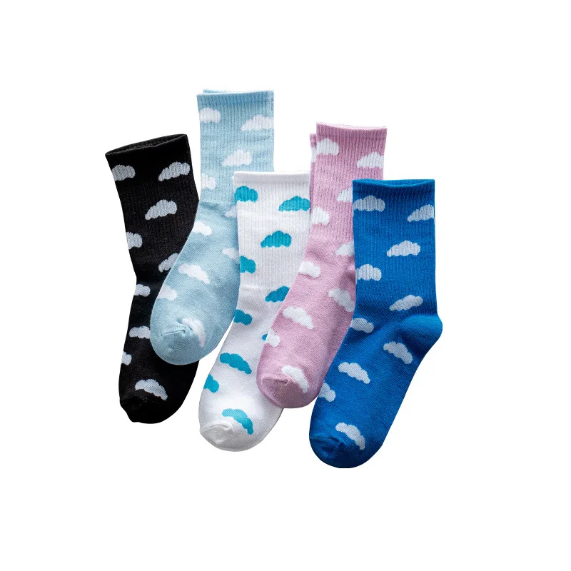 Calzini femminili Sky Blue Small Fresh White Cloud Student Sports Tide Socks coppia femminile calzini da Skateboard Hip-hop