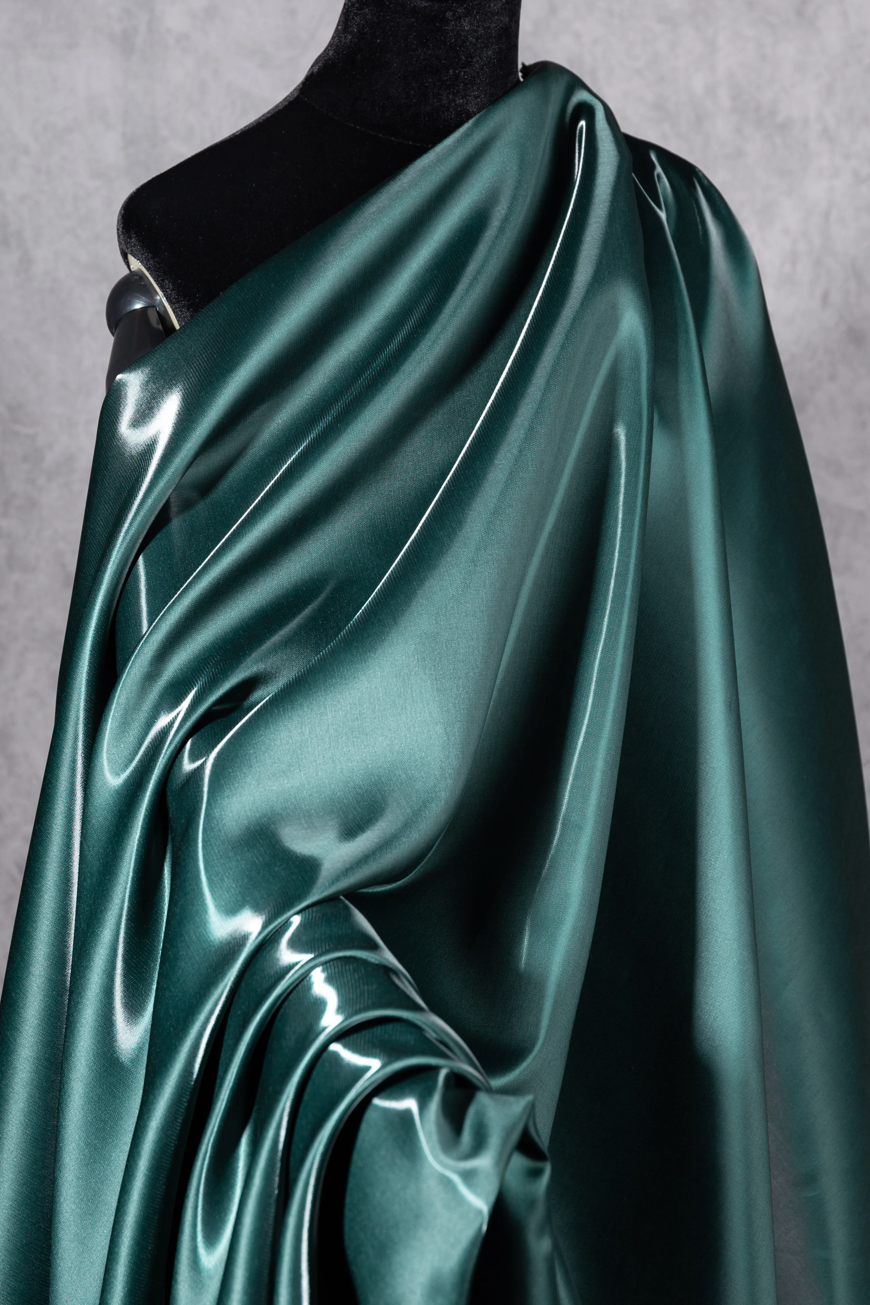 Dark Green Liquid Luster Dress Fabric High-gloss Mirror Draping and Breathable Clothing Cloth Jacket Pants Cotton Jacket