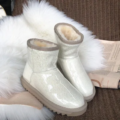 Stivaletti da neve spessi caldi di peluche invernali stivaletti di lana Slip-on piattaforma impermeabile femminile stivali invernali Casual carini