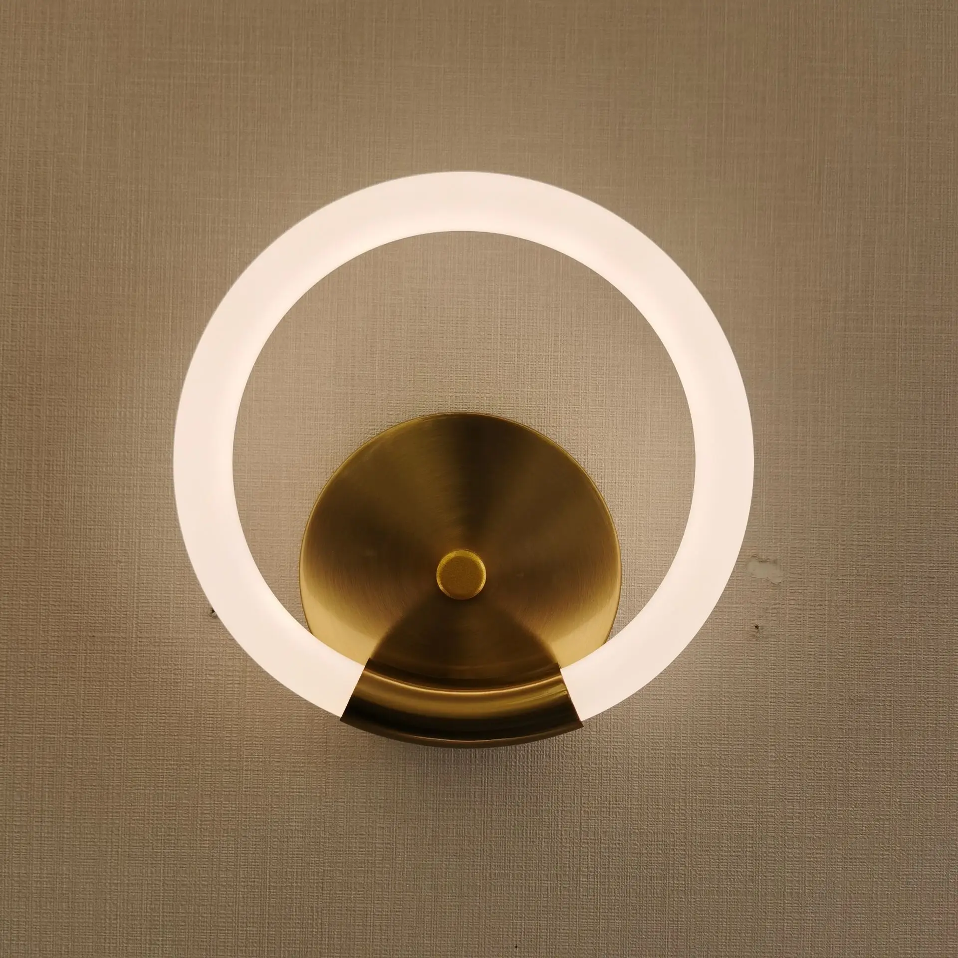 

Modern Wall Lamp Led Acrylic Round Ring Indoor Decorative Living Room Bedroom Bedside Mirror Hall Nordic Lighting Sconce Lights
