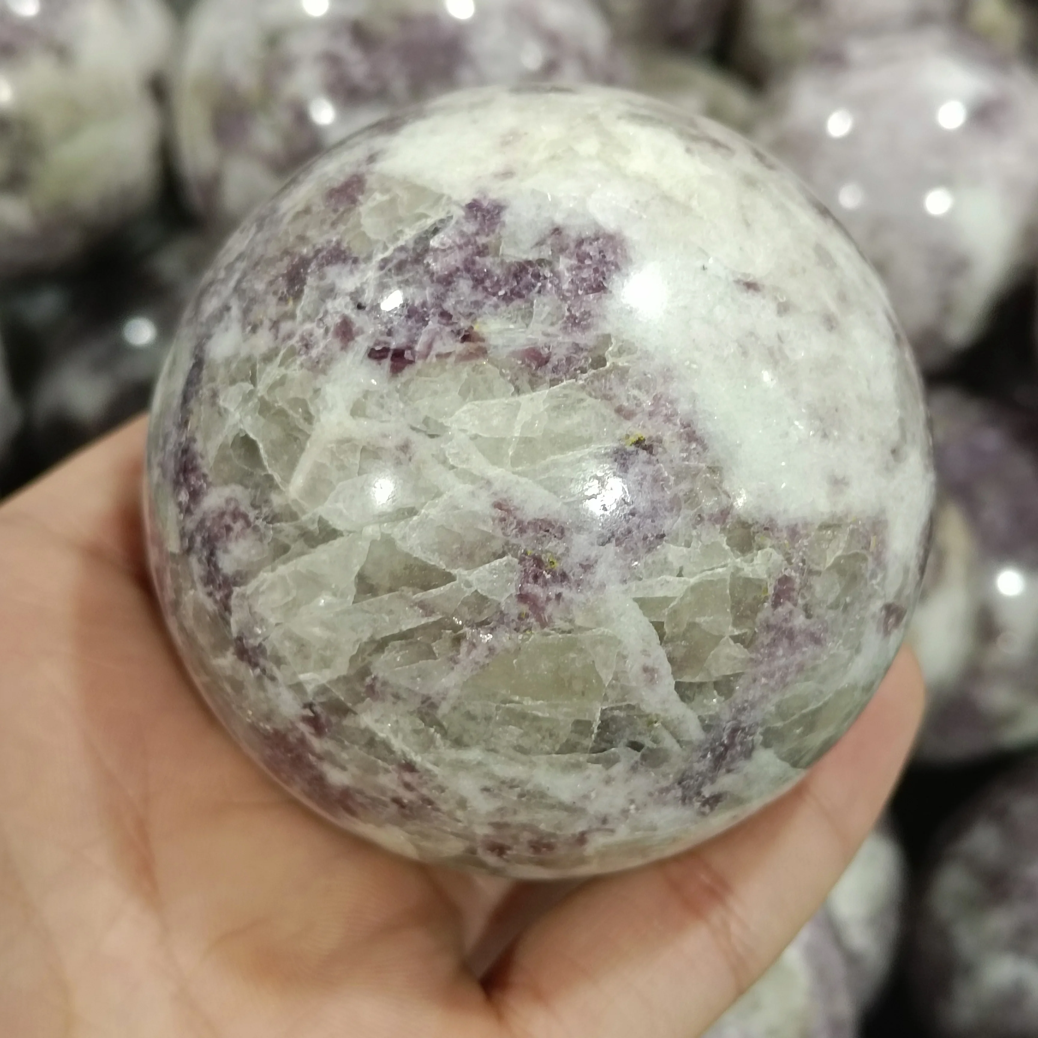 1pc Natural Ziyun Mother Crystal Purple Mica Balls Ornaments Crystal Mineral Specimen Spheres For Home Decorations