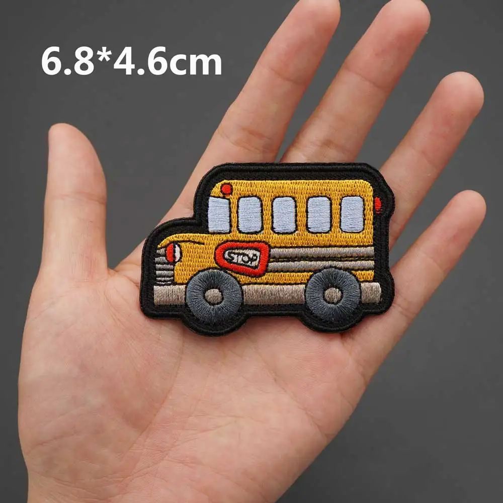 Cartoon School Bus Iron On Backing toppe per vestiti ricamate per abbigliamento Jeans zaini indumento all\'ingrosso