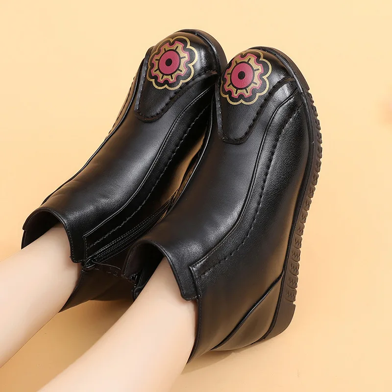 Genuine Leather Waterproof Women Casual Snow Boots Female Winter Side Zip Flat Heels Ankle Boots Ladies Women Black Snow Boots