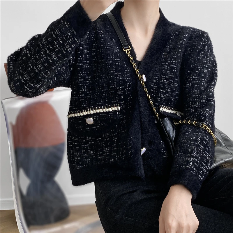 LMQ NEW 2021 Little Fragrant Wind Black Gold Color Sweater Jacket Women Korean Style Seahorse Hair Splicing Knitted Cardigan Top