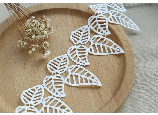 Width:7.7cm (3.08 inch) Fashion Leaves Ivory White Color Lace Emboried Crochet Laces for Decoration(ss-1009)