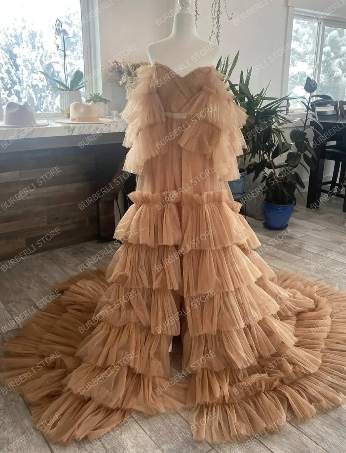 Bonito fora do ombro em camadas tule vestido de festa com meia babados mangas doce malha vestidos de noiva para sessão de fotos rendas até volta