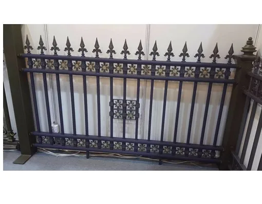 Cheap Metal Garden Fence Panel Pool Security Fence with Posts