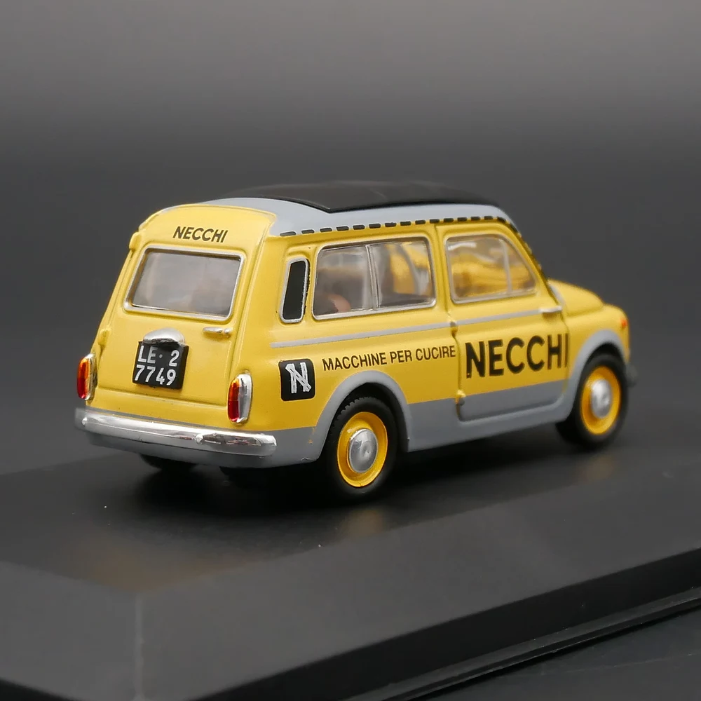 Ixo 1/43 Fiat 500 Giardiniera Necchi 1960 Diecast Car modelli di giocattoli in metallo