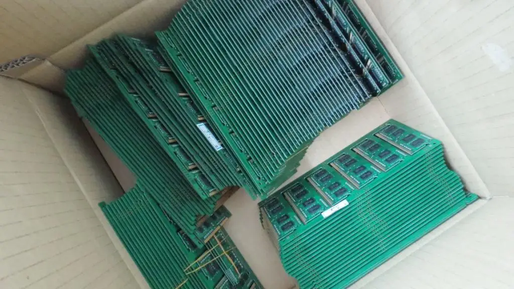 For 00D5016 8G X3100M4 X3250M3 M5 DDR3 1600 pure ECC server  HMT41GU7AFR8A-H9