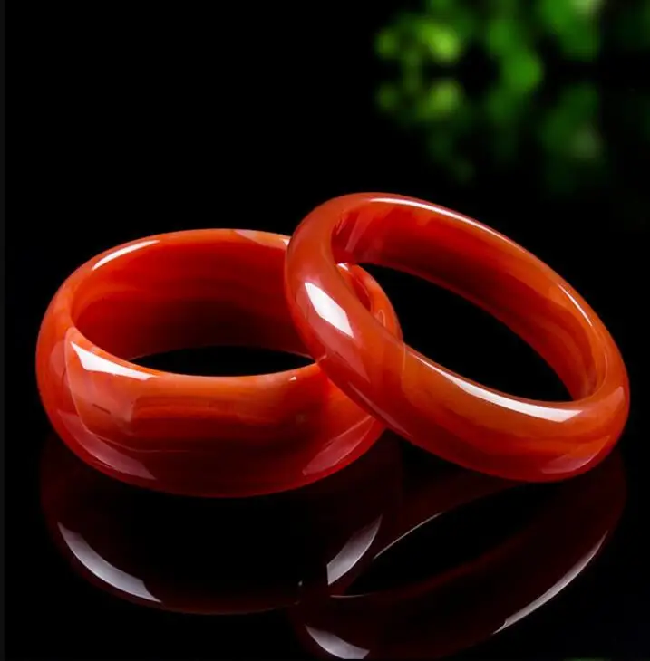 

Natural widened thick agate jade bracelets Two optional jade bracelets Exquisite jade to send mom to send girlfriend