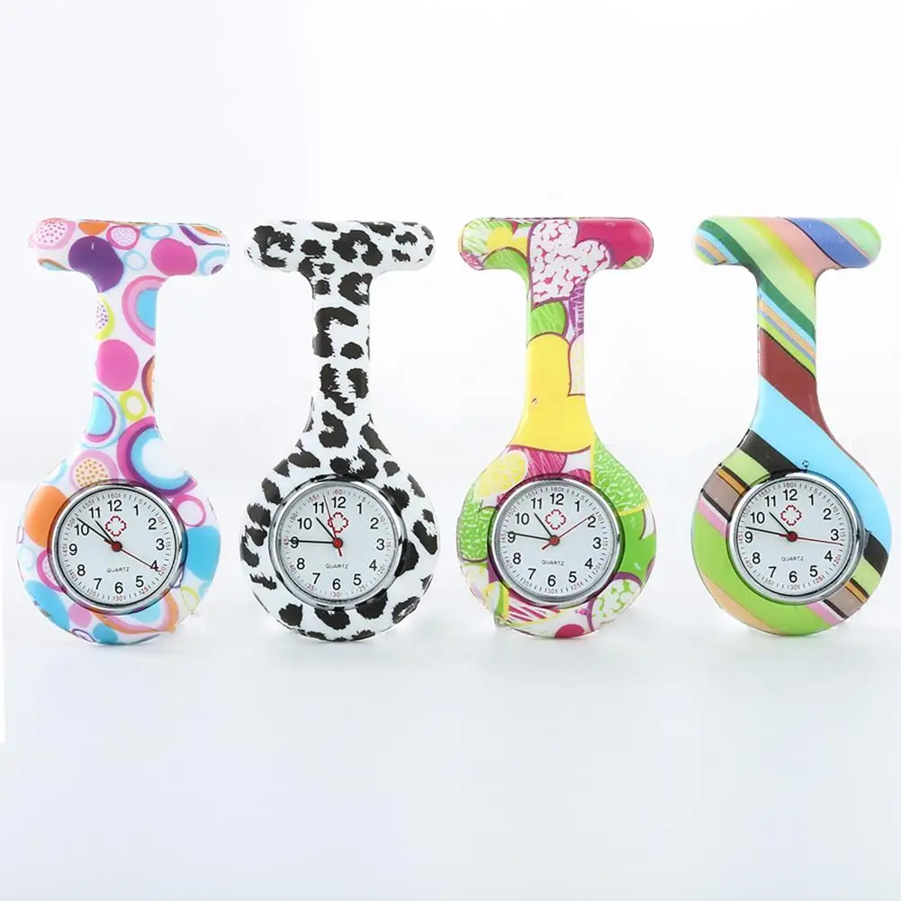 Montre décontractée en Silicone, motif multicolore, numérique, cadran rond, broche d'infirmière, tunique, montre de poche