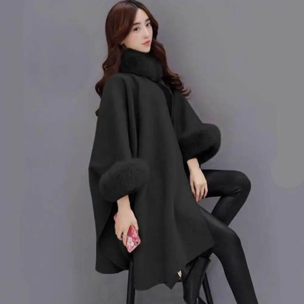 Winter Poncho Women Faux Fur Collar Cape Coat Women Batwing Sleeve Loose Pullover Cloak Coat capes et ponchos пончо женское