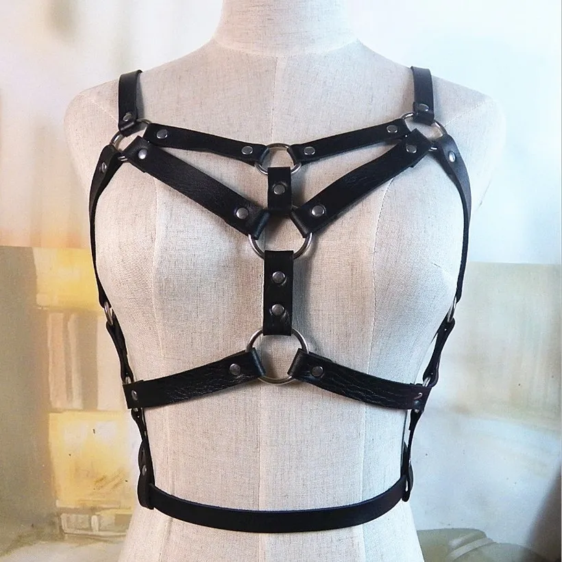 Sujetador sin aros Punk para mujer, Top de arnés de cuero, cinturón de Bondage para el cuerpo, correas de pecho, remache con tachuelas negras, Top