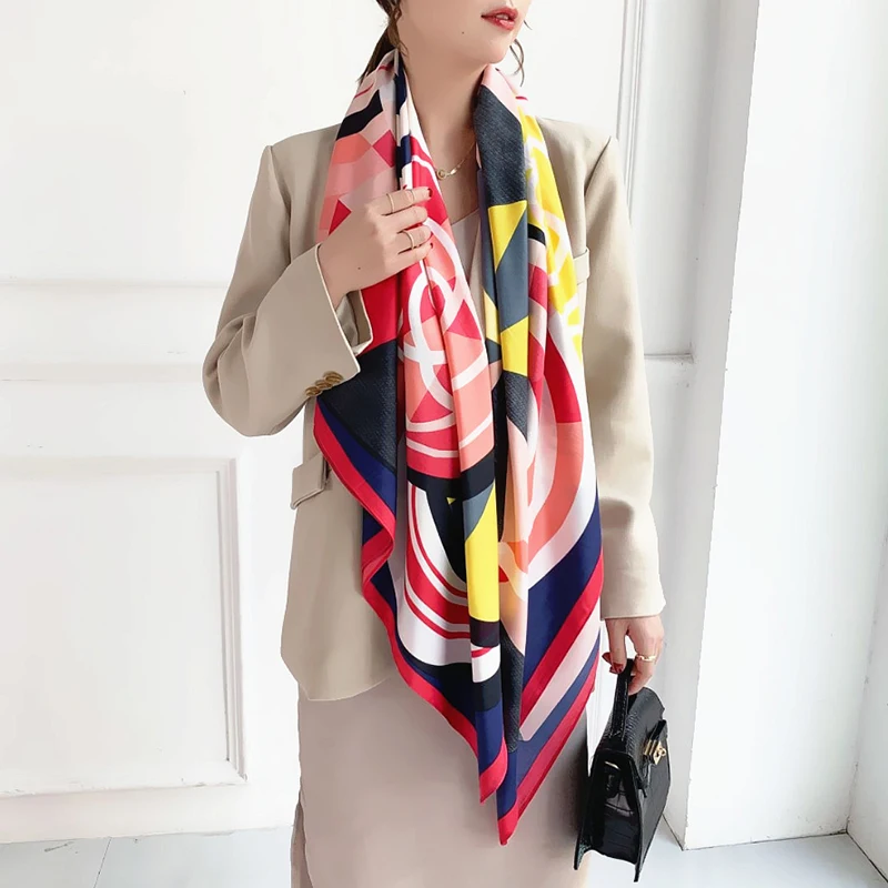 New fashion luxury brand 100% silk scarf women\'s scarf geometry shawl square scarf luxury scarf women\'s scarf 130cm * 130cm