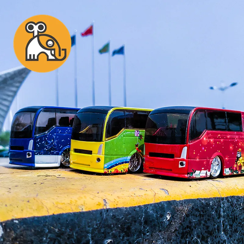 1/50 New Special Price Die-casting Metal Christmas Tour Bus Sound And Light Pull Back Furniture Display Collection Model Car Toy